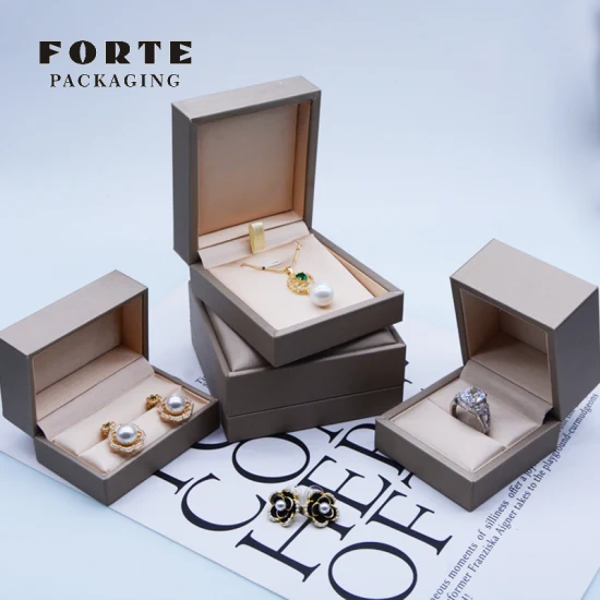 Forte 2022 Luxe discreto cuoio dell'unità di elaborazione di gioielli vintage imballaggio stampa a caldo logo personalizzato collana imballaggio anello contenitori di gioielli con logo